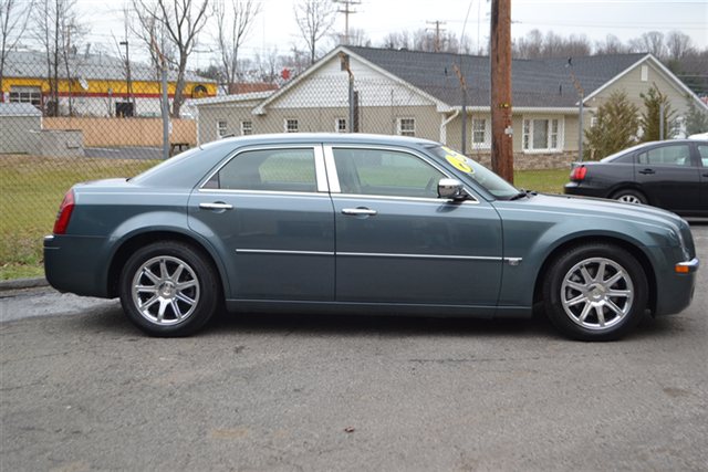 Chrysler 300C 2005 photo 3