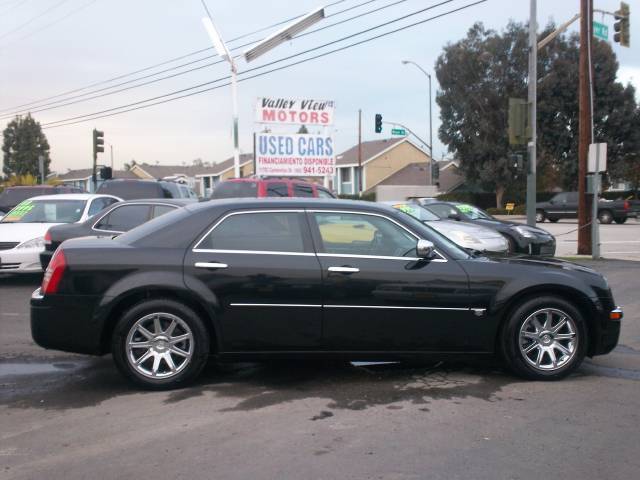 Chrysler 300C 2005 photo 1