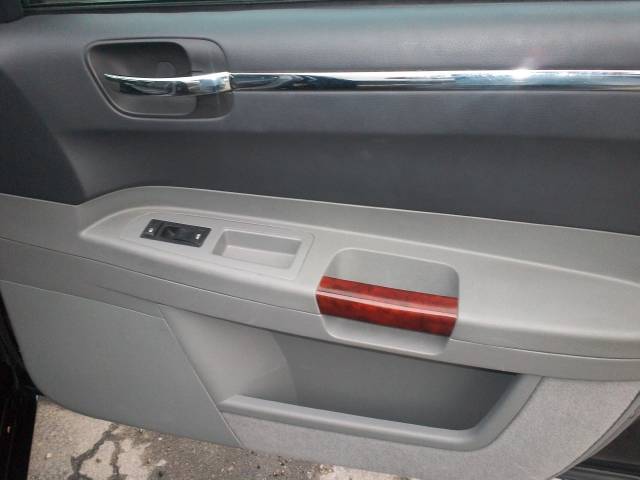 Chrysler 300C 2005 photo 5