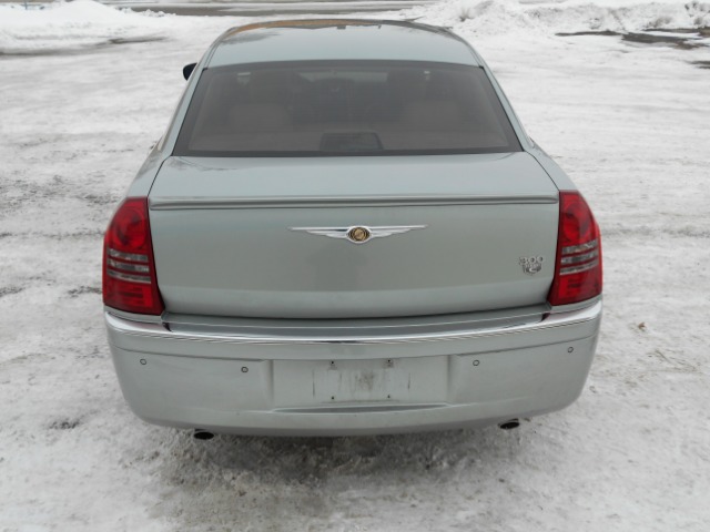 Chrysler 300C 2005 photo 2