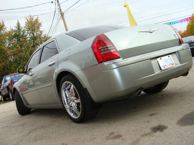 Chrysler 300C Regular Cab Sedan