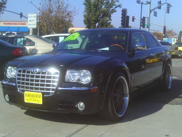 Chrysler 300C 2005 photo 2