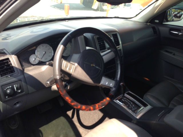 Chrysler 300C 2005 photo 2