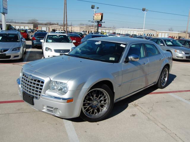 Chrysler 300C Regular Cab Sedan