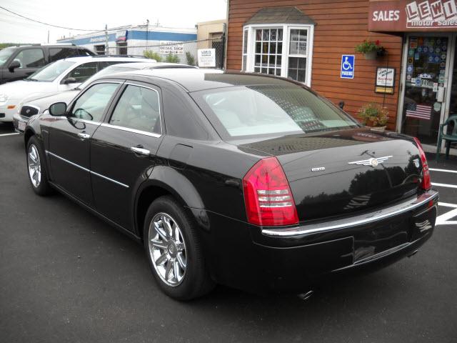 Chrysler 300C 2005 photo 4