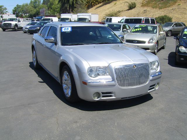 Chrysler 300C Regular Cab Sedan