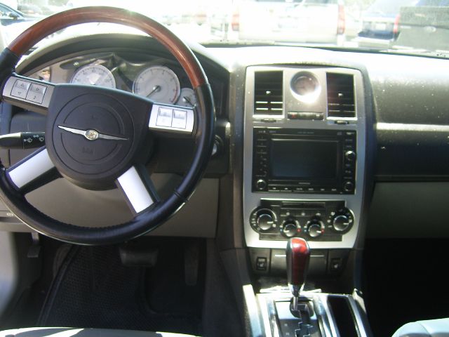 Chrysler 300C 2005 photo 2