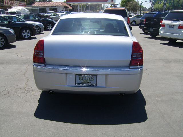 Chrysler 300C 2005 photo 3