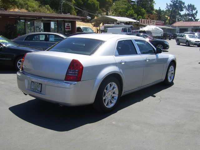 Chrysler 300C 2005 photo 6