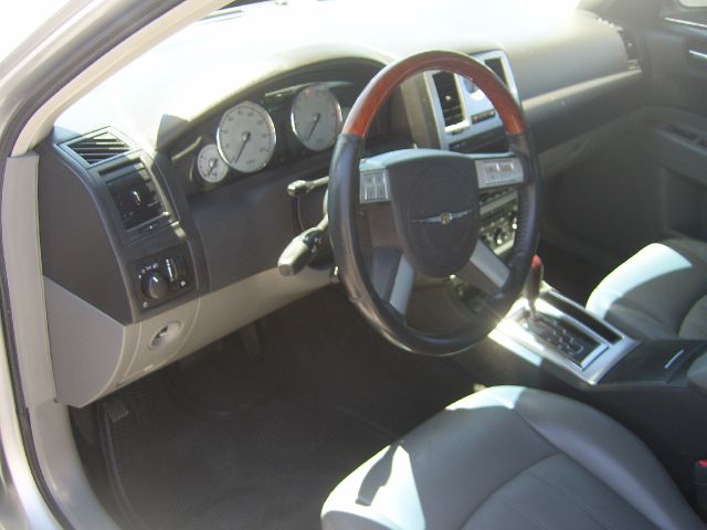 Chrysler 300C 2005 photo 9
