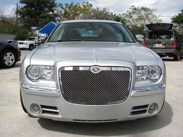 Chrysler 300C 2005 photo 1