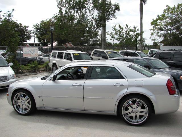 Chrysler 300C 2005 photo 3