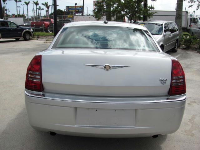 Chrysler 300C 2005 photo 5
