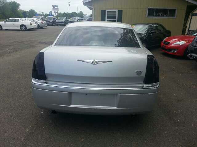 Chrysler 300C 2005 photo 2