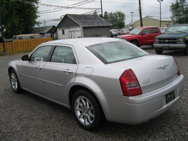 Chrysler 300C 2005 photo 2