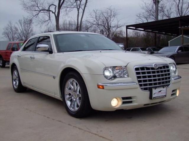 Chrysler 300C 2005 photo 2