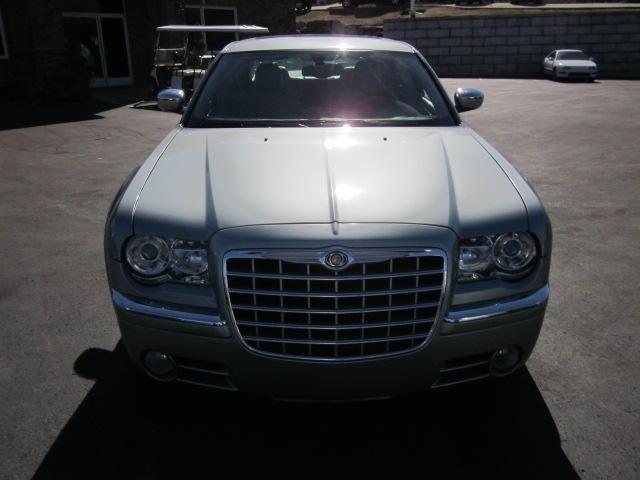 Chrysler 300C 2005 photo 2