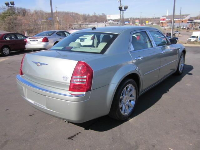 Chrysler 300C 2005 photo 3