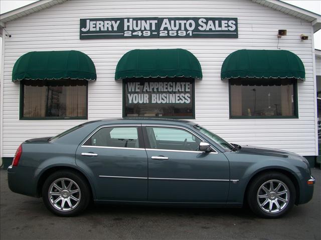 Chrysler 300C SLT Luxury 4x4 Sedan