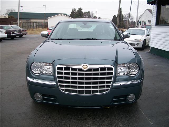 Chrysler 300C 2005 photo 2