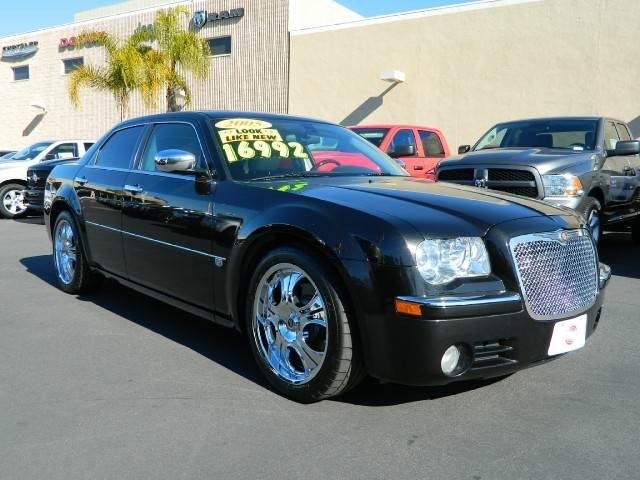 Chrysler 300C 2005 photo 2
