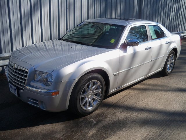 Chrysler 300C 2005 photo 2