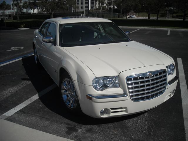 Chrysler 300C 2005 photo 1