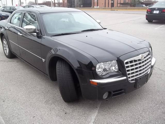 Chrysler 300C Base Unspecified