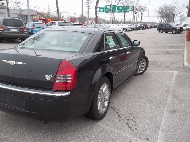 Chrysler 300C 2005 photo 2