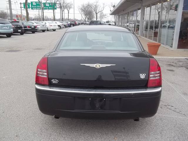 Chrysler 300C 2005 photo 4