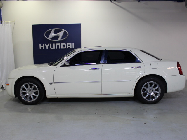 Chrysler 300C 2005 photo 1