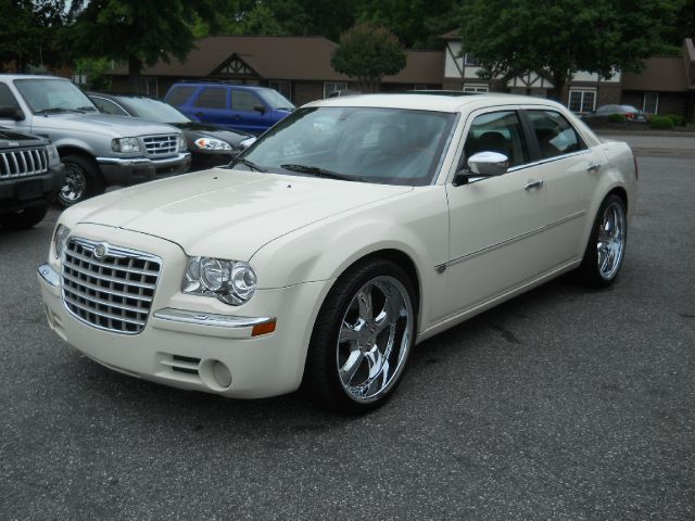 Chrysler 300C 2005 photo 1