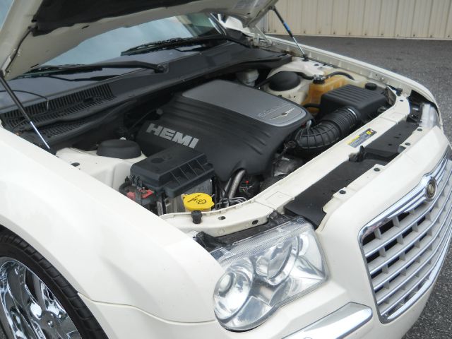 Chrysler 300C 2005 photo 15