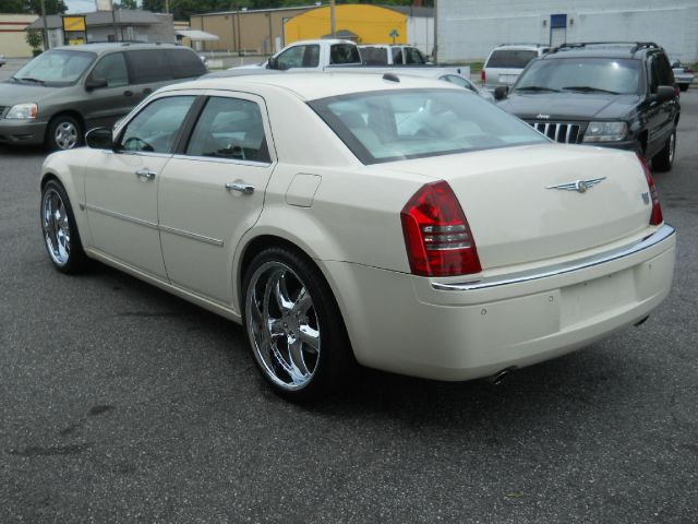 Chrysler 300C 2005 photo 27