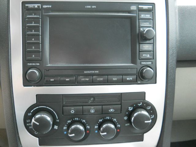 Chrysler 300C 2005 photo 29