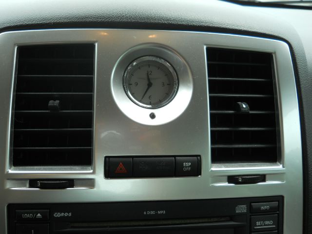 Chrysler 300C 2005 photo 7