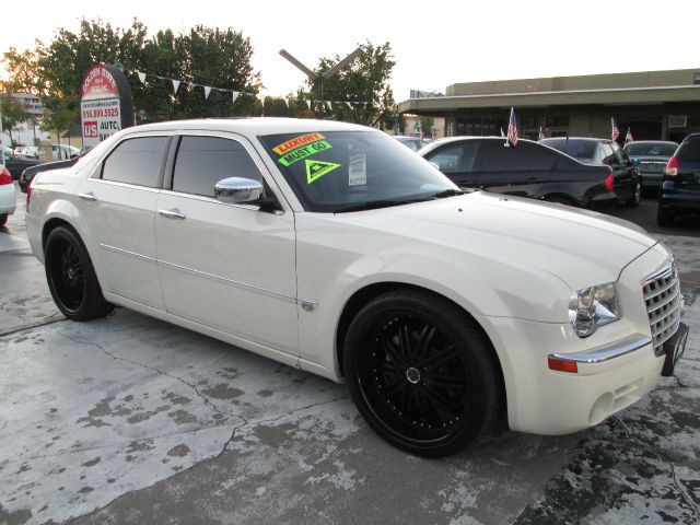 Chrysler 300C 2005 photo 1