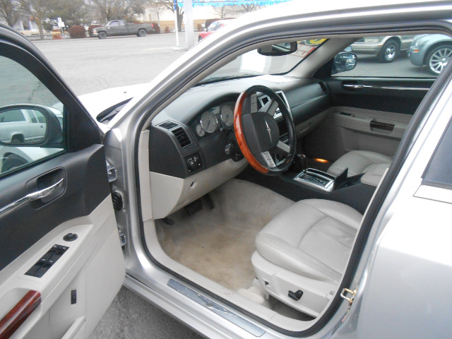 Chrysler 300C 2005 photo 2