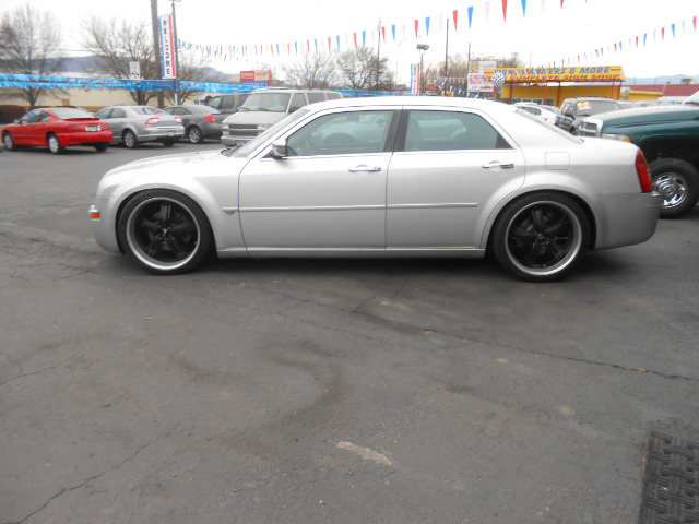 Chrysler 300C 2005 photo 3