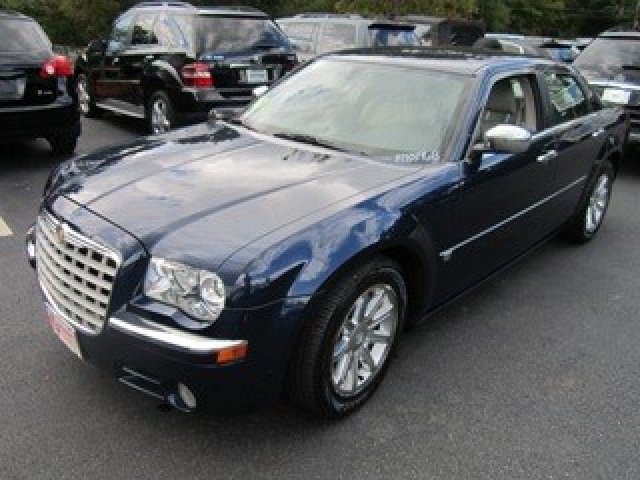 Chrysler 300C Base Unspecified