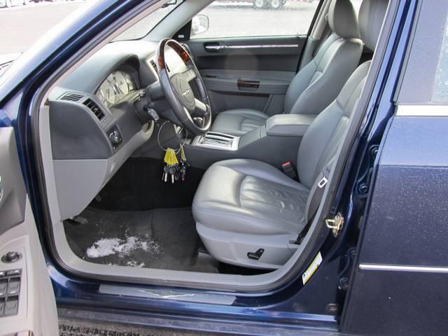 Chrysler 300C 2005 photo 2