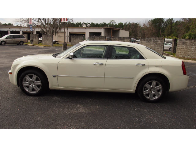 Chrysler 300C 2005 photo 3