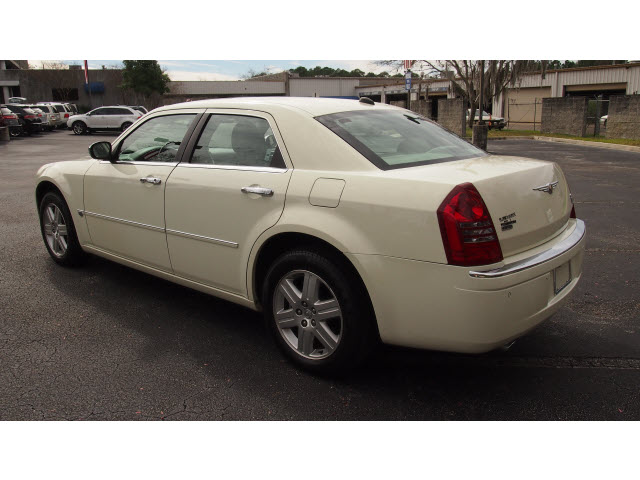 Chrysler 300C 2005 photo 4