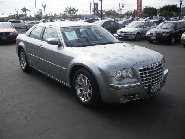 Chrysler 300C 2005 photo 2