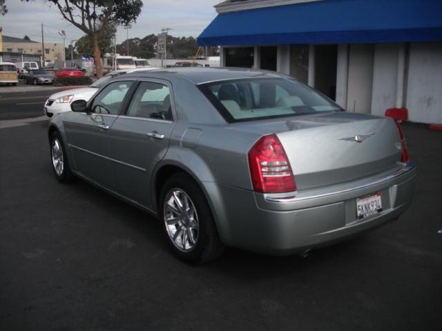 Chrysler 300C 2005 photo 4