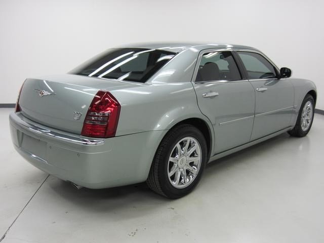 Chrysler 300C 2005 photo 4