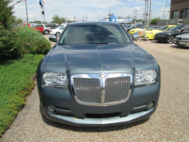 Chrysler 300C 2005 photo 14