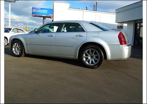 Chrysler 300C 2005 photo 1