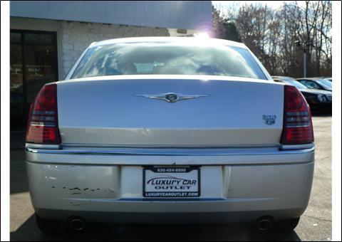 Chrysler 300C 2005 photo 2