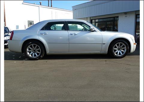 Chrysler 300C 2005 photo 4